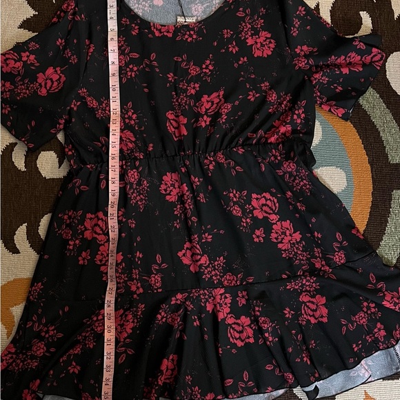 Boohoo Plus Tiered Woven Smock Dress - Picture 6 of 11